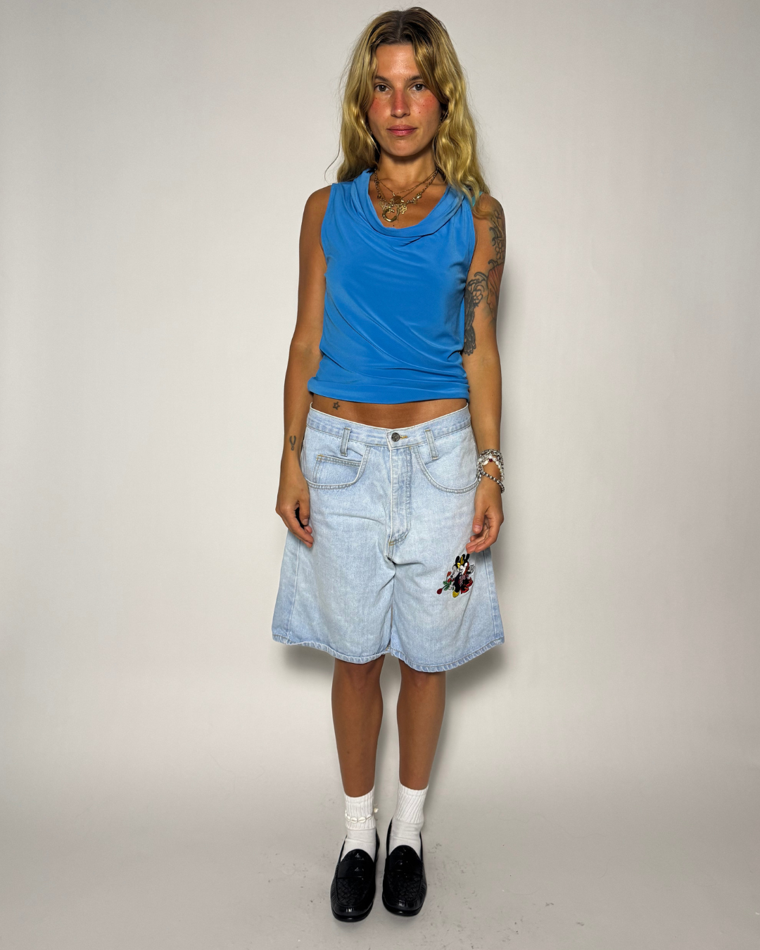 MEDIUM-LIGHT WASH MICKEY SHORTS