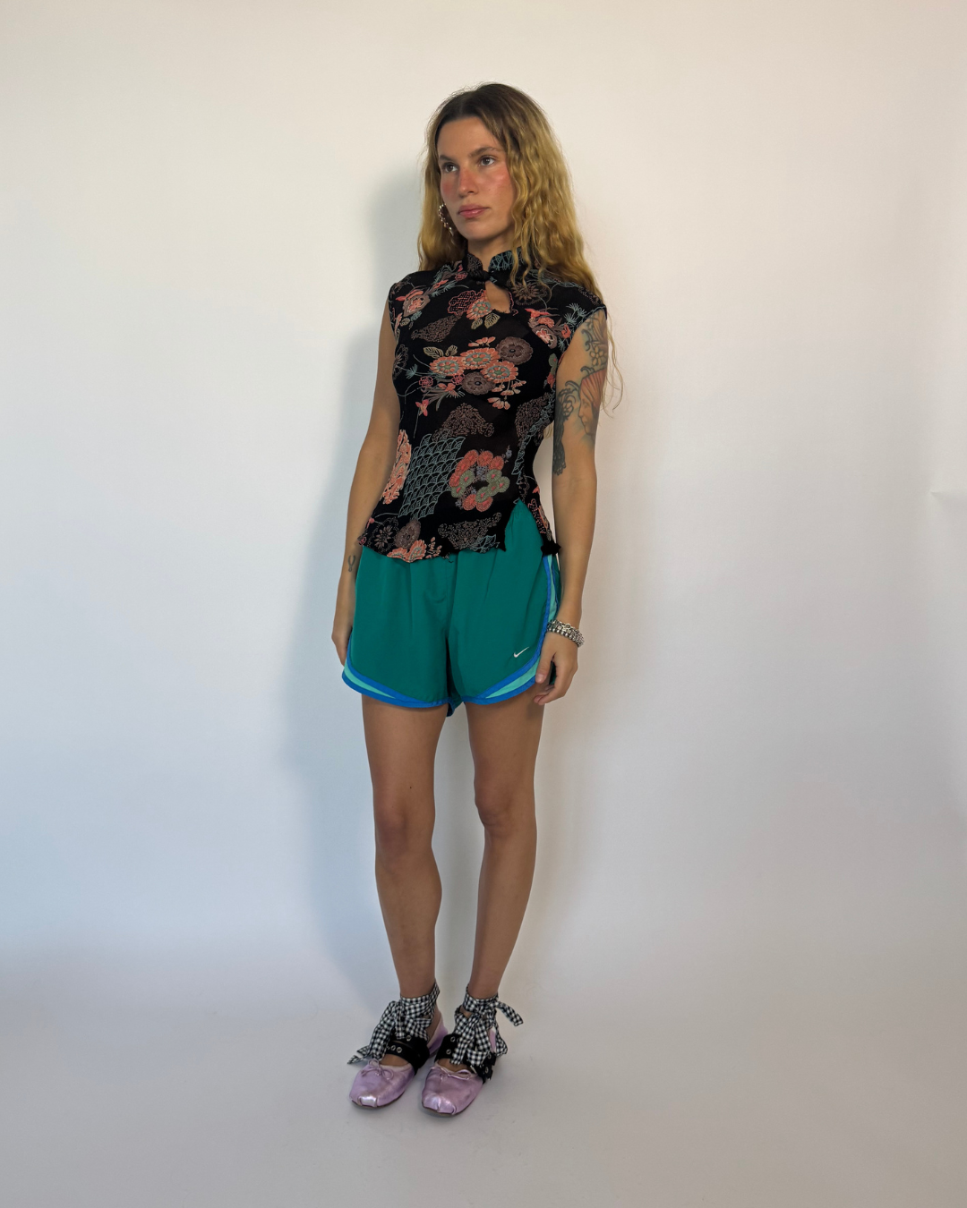 SMALL- KNOT BUTTON TOP
