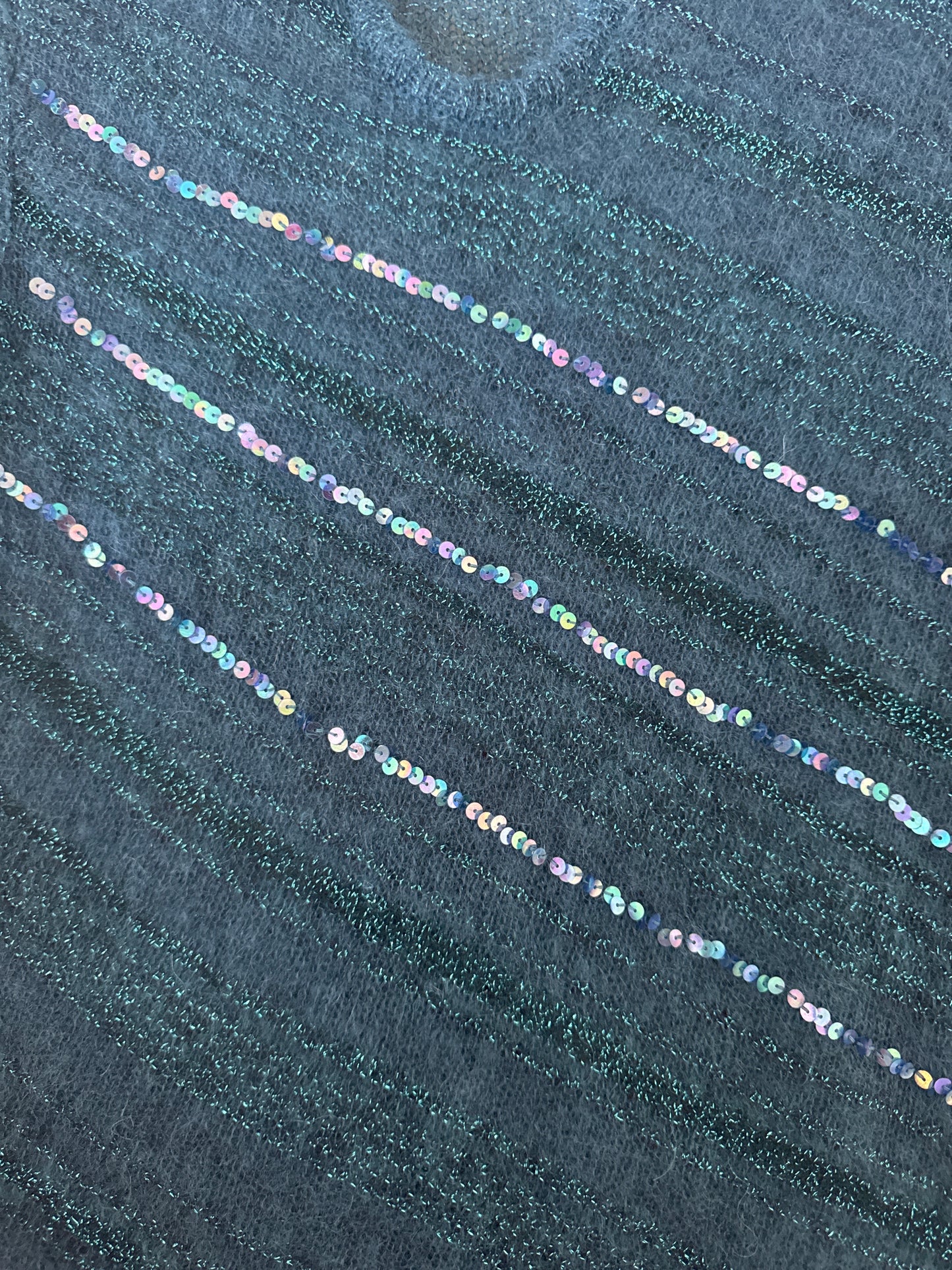 small- sheer sweater w/sequins