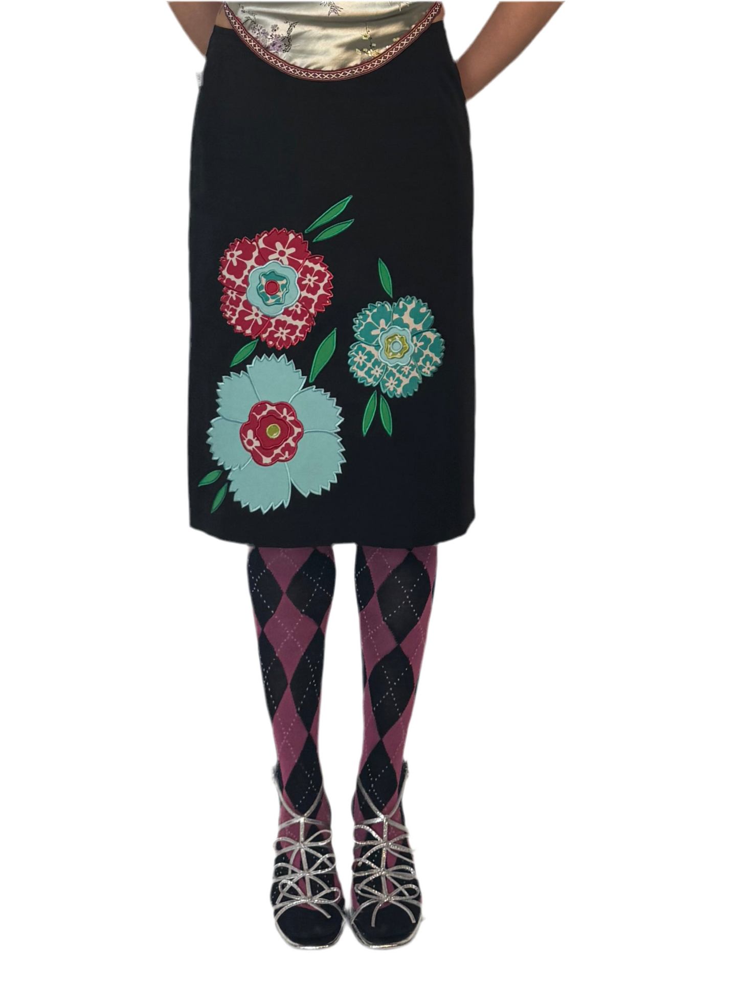 SIZE 6- VTG DESIGNER PATCH SKIRT