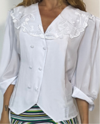 L-XL - VINTAGE WHITE COLLARED TOP
