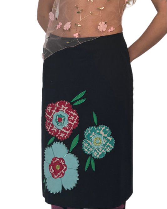 SIZE 6- VTG DESIGNER PATCH SKIRT