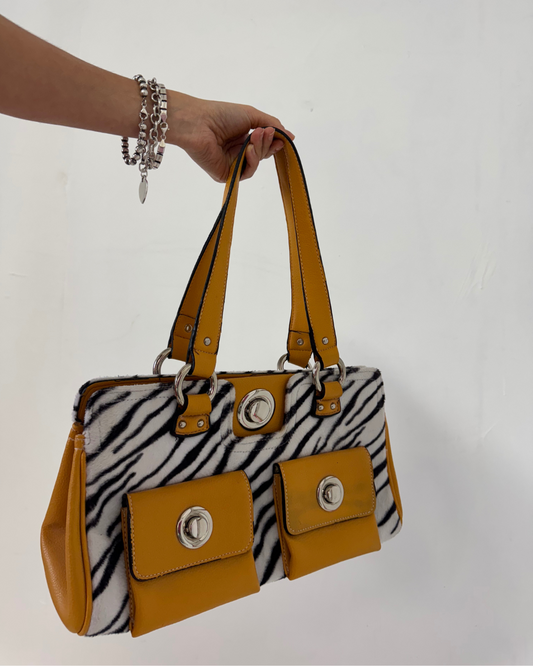 Zebra bag with pockets