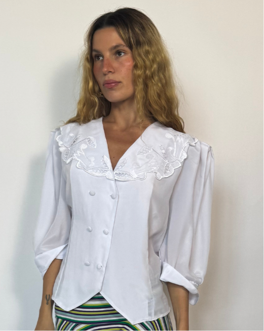 L-XL - VINTAGE WHITE COLLARED TOP